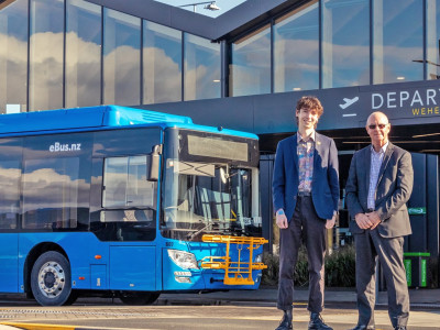 DM Rohan with airport CEO Mark Thompson airport ebus Large